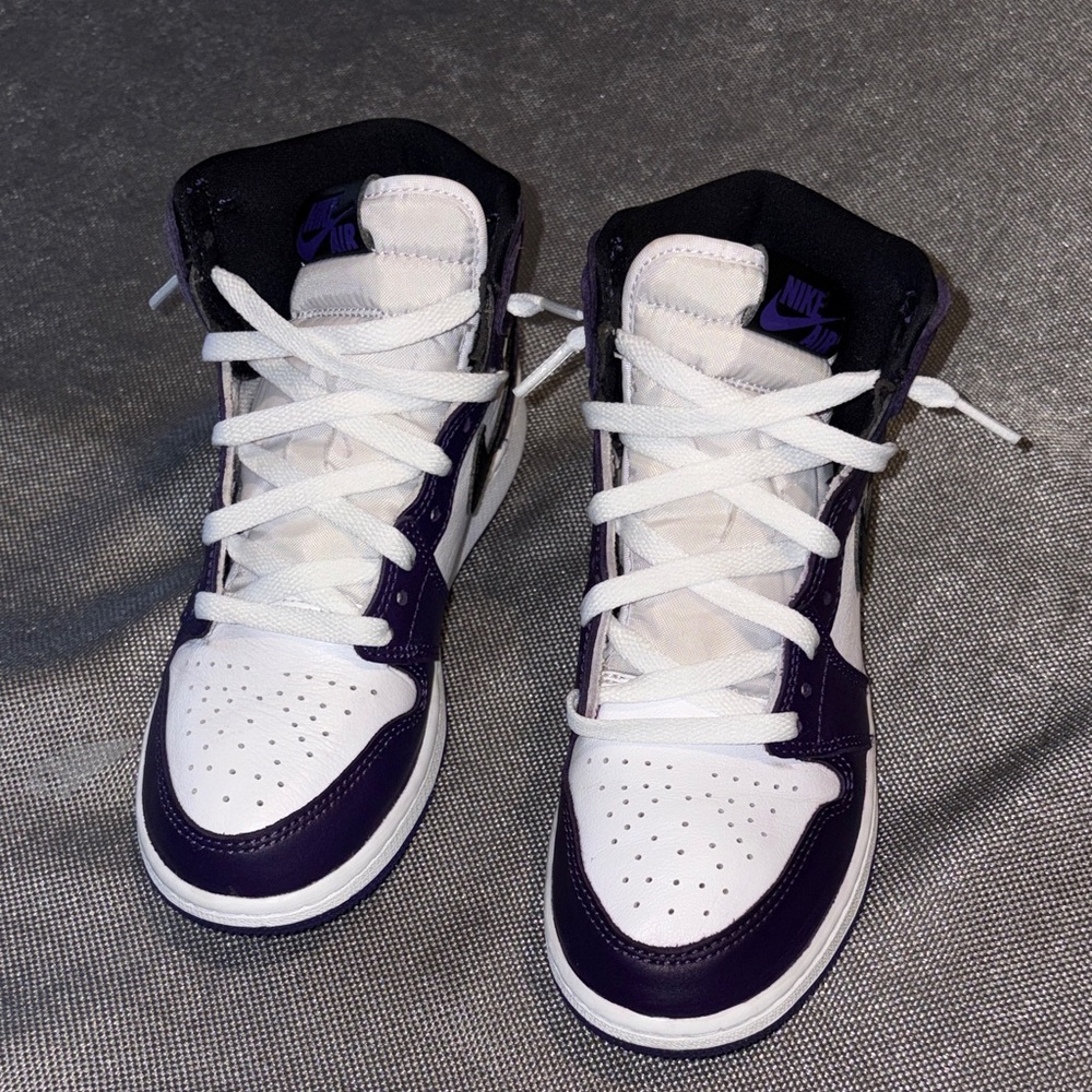 Jordan 1 Retro Court Purple White size 4Y…